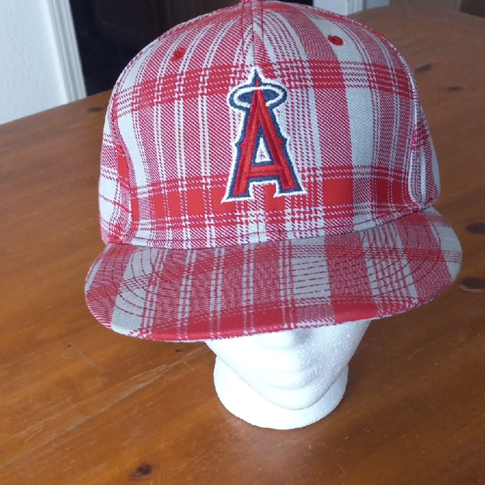 Nwot Los Angeles Angels Red and White Plaid Baseball Cap